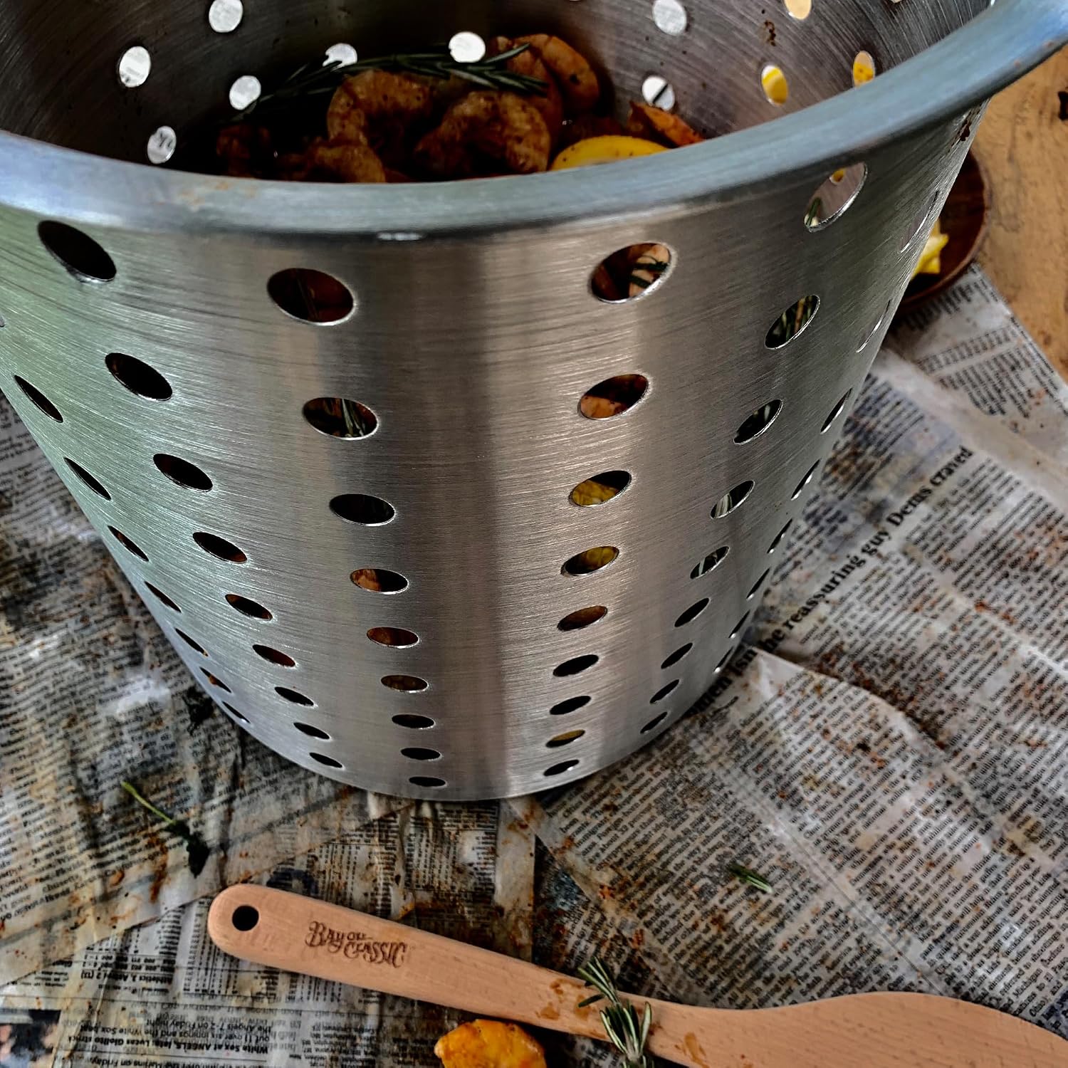 B300 - Bayou Classic Perforated Basket for 30-Qt Fryers - Image 2