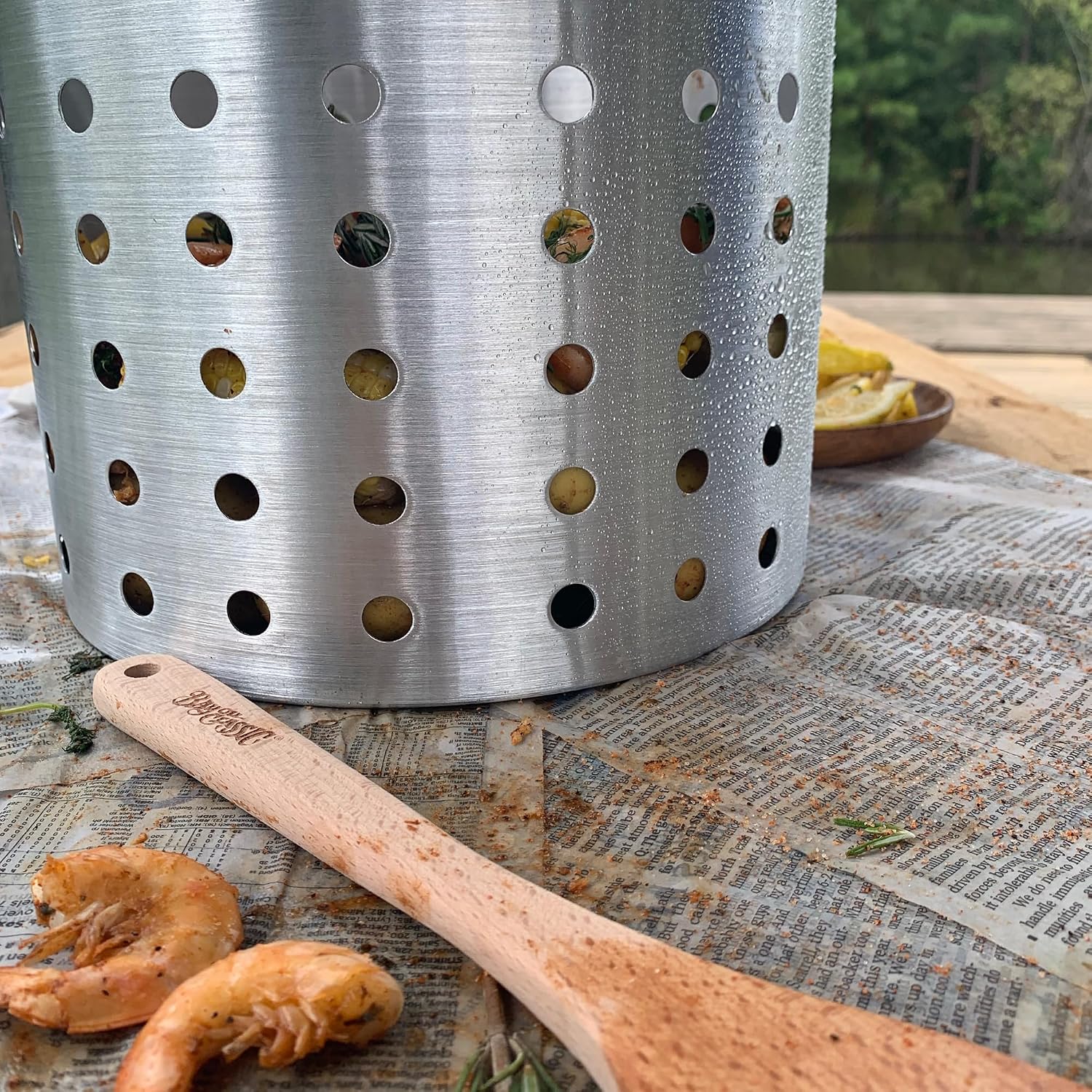 B300 - Bayou Classic Perforated Basket for 30-Qt Fryers - Image 3